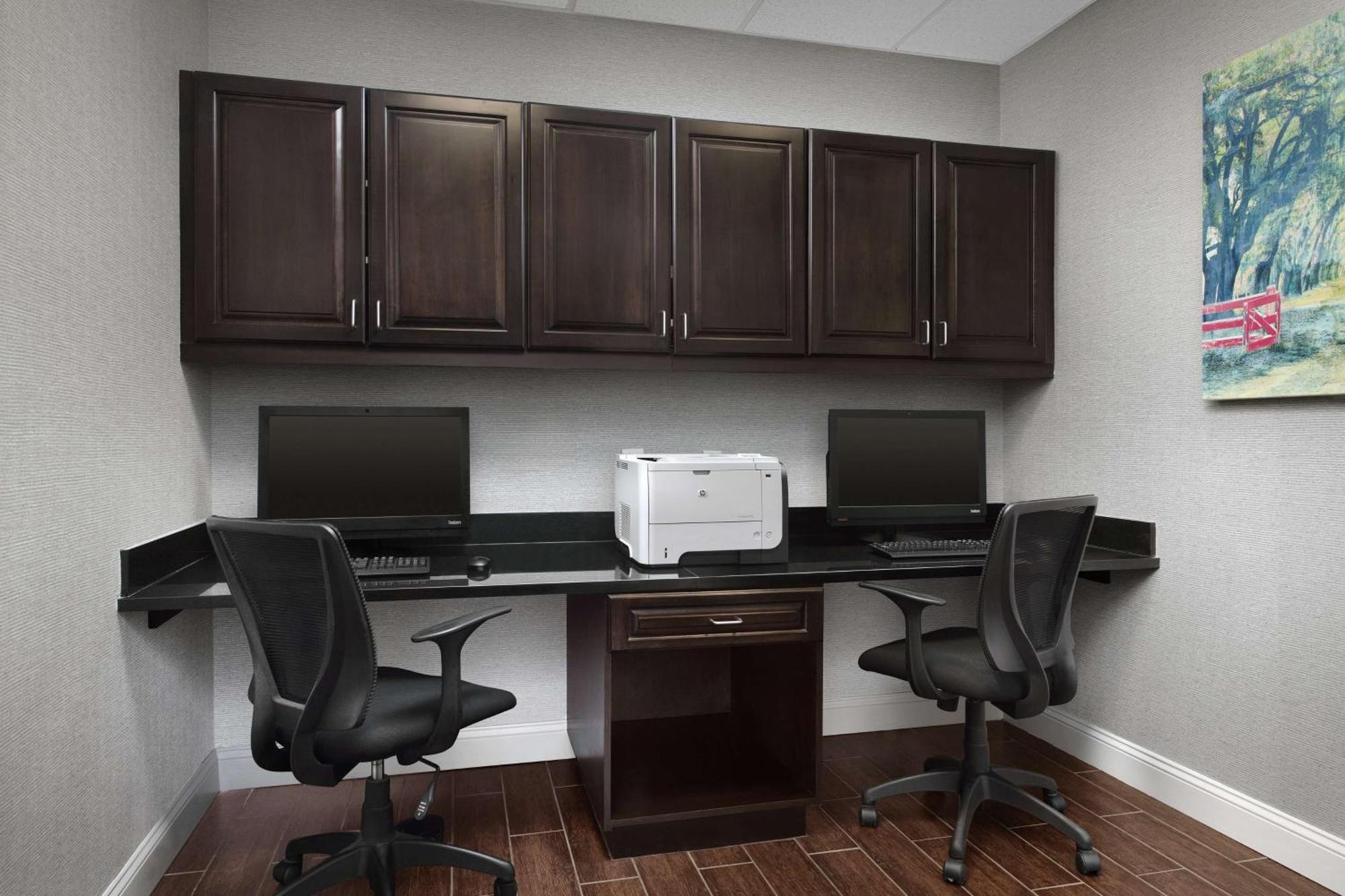 Hampton Inn Стейтсбъро Екстериор снимка
