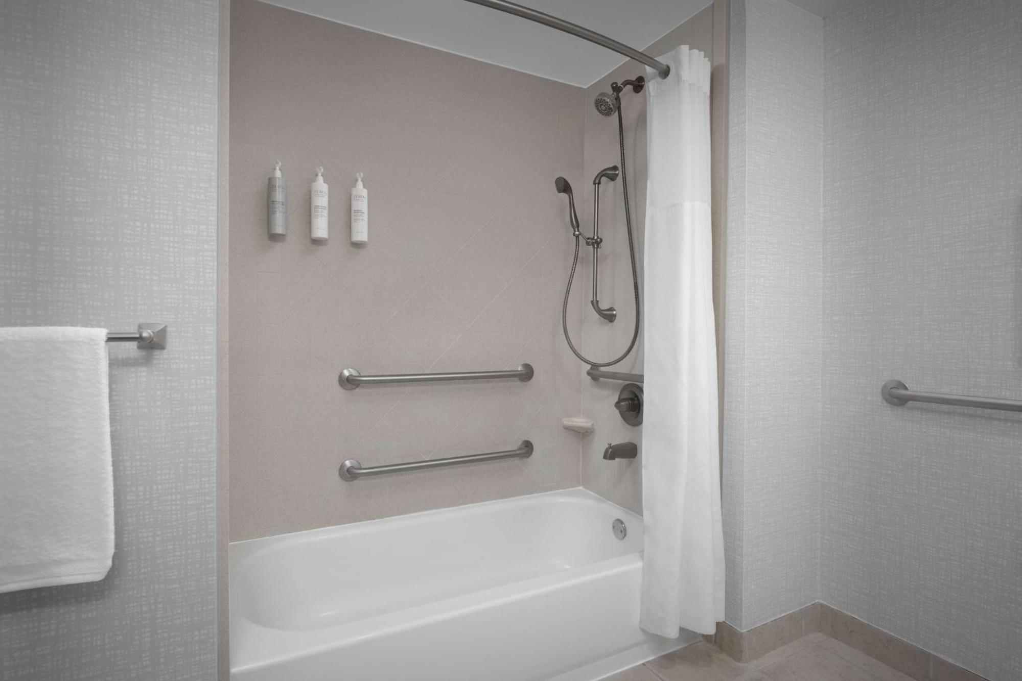 Hampton Inn Стейтсбъро Екстериор снимка