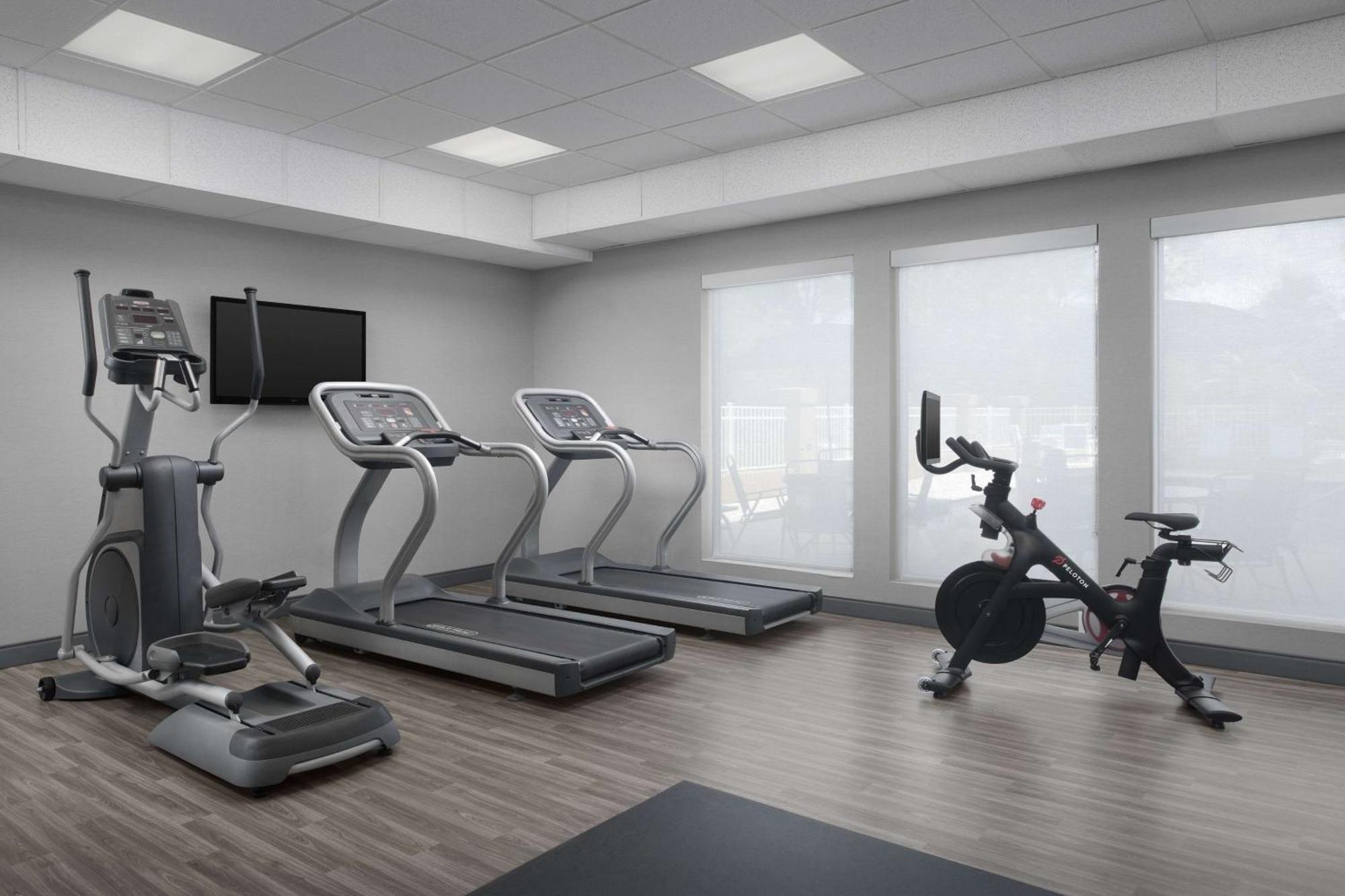 Hampton Inn Стейтсбъро Екстериор снимка