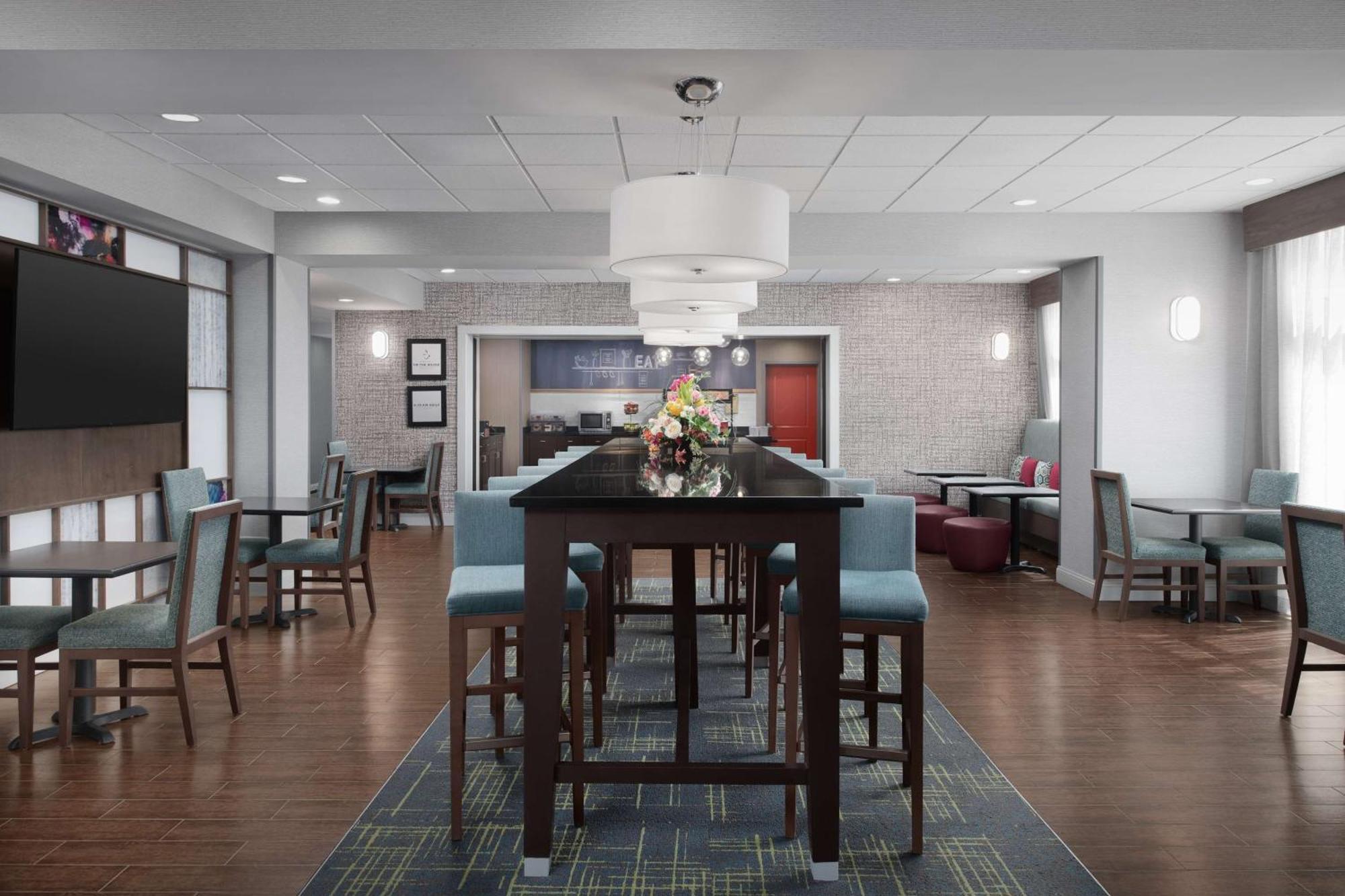 Hampton Inn Стейтсбъро Екстериор снимка