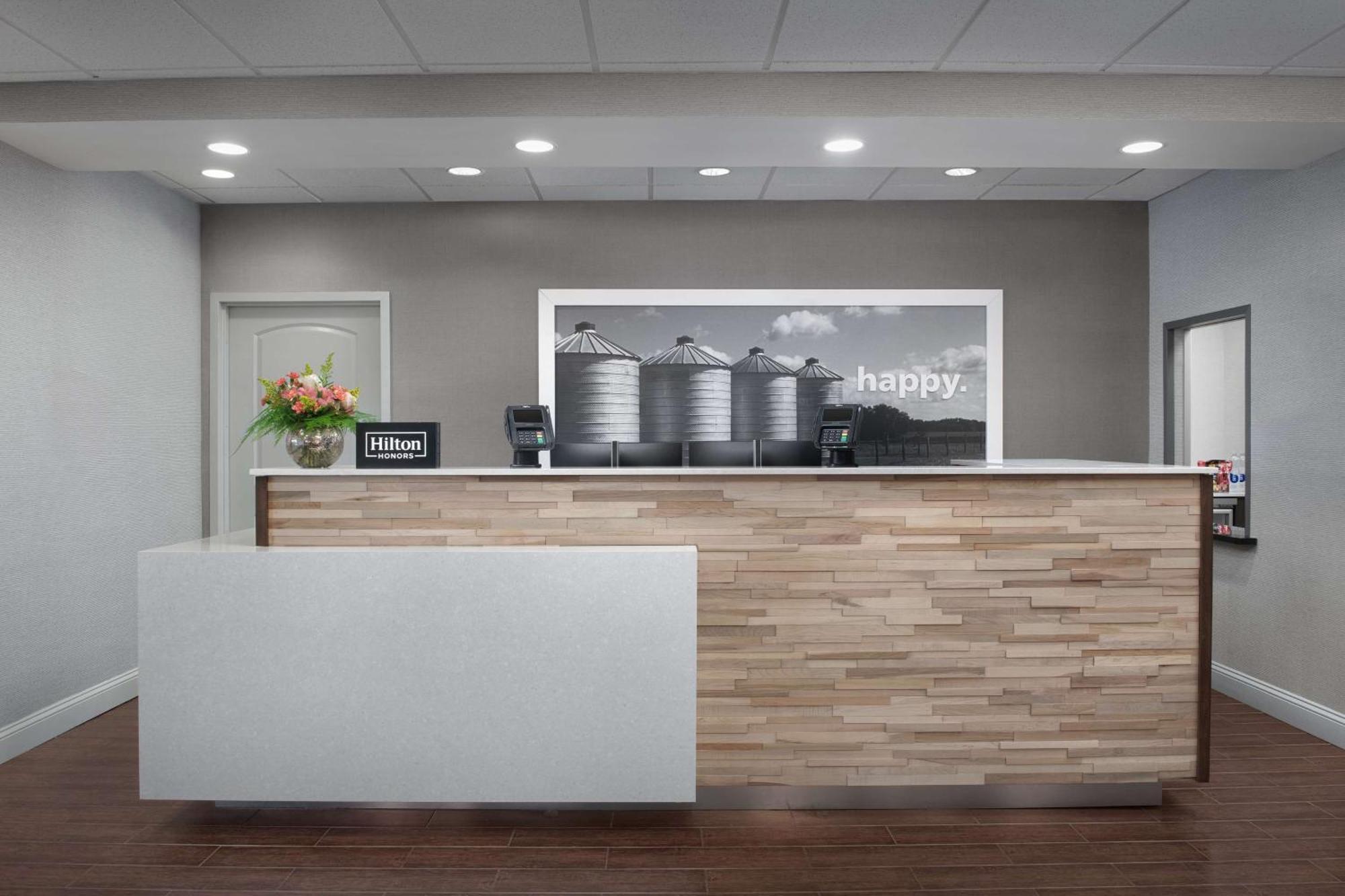 Hampton Inn Стейтсбъро Екстериор снимка